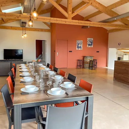 Des Ollieres Holiday home *