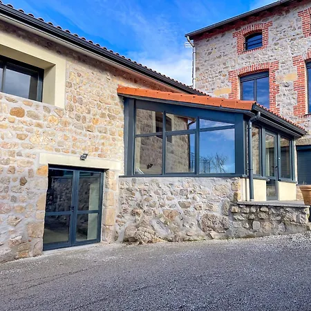 Des Ollieres Holiday home *